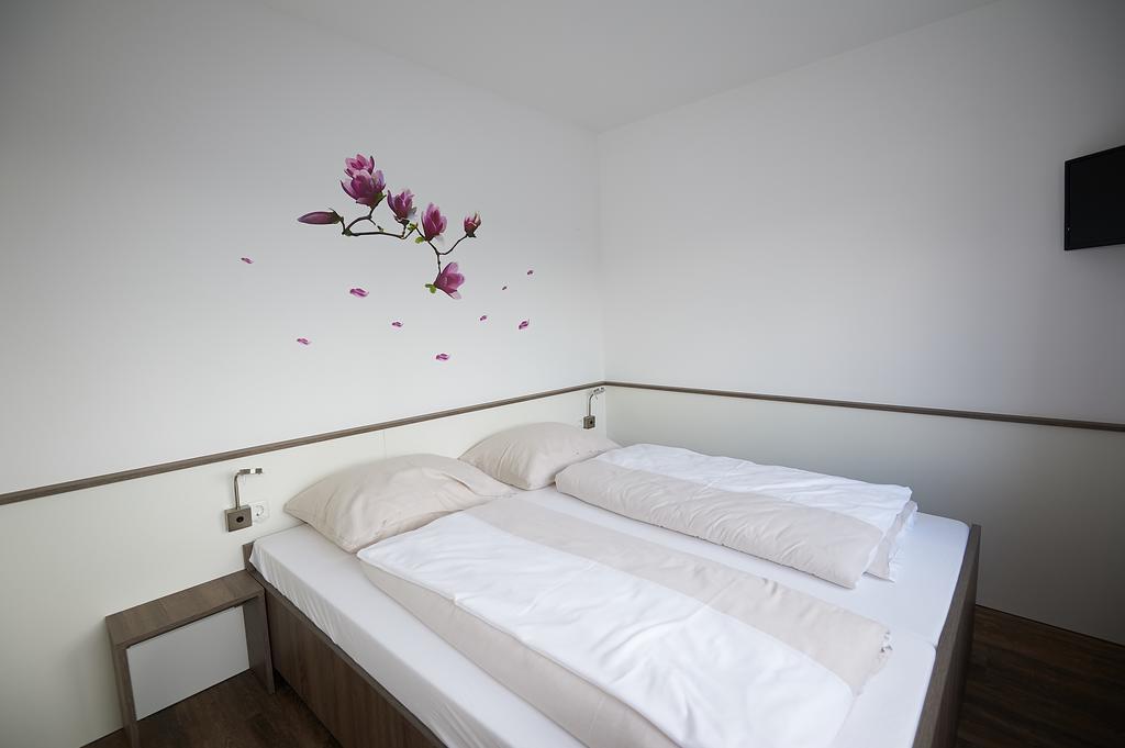 L-Appartements Burgau Exterior photo